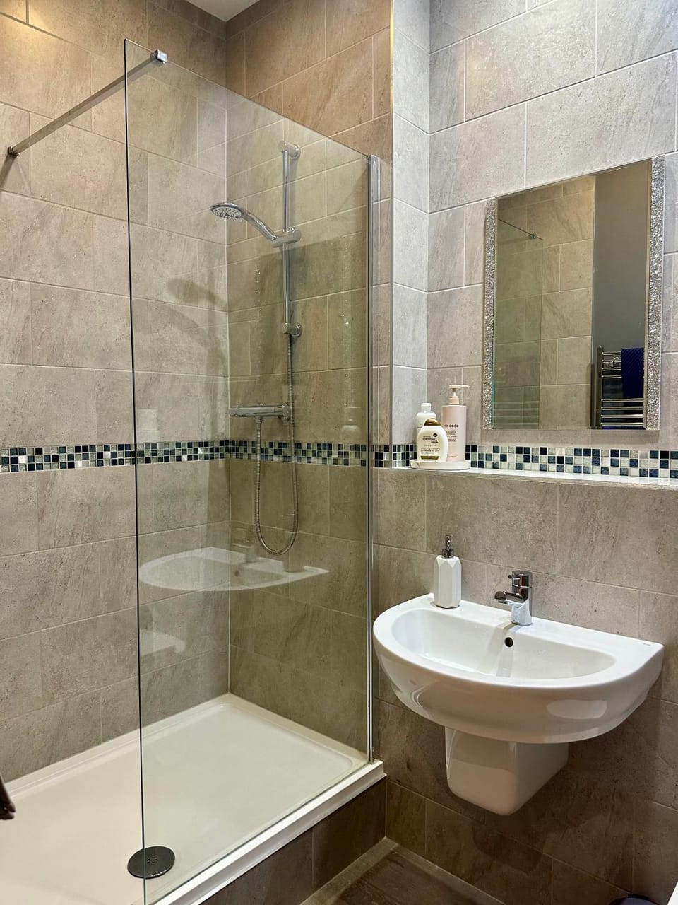 #Huge Master Suite #Self check in #Very central!!! Apartment in York