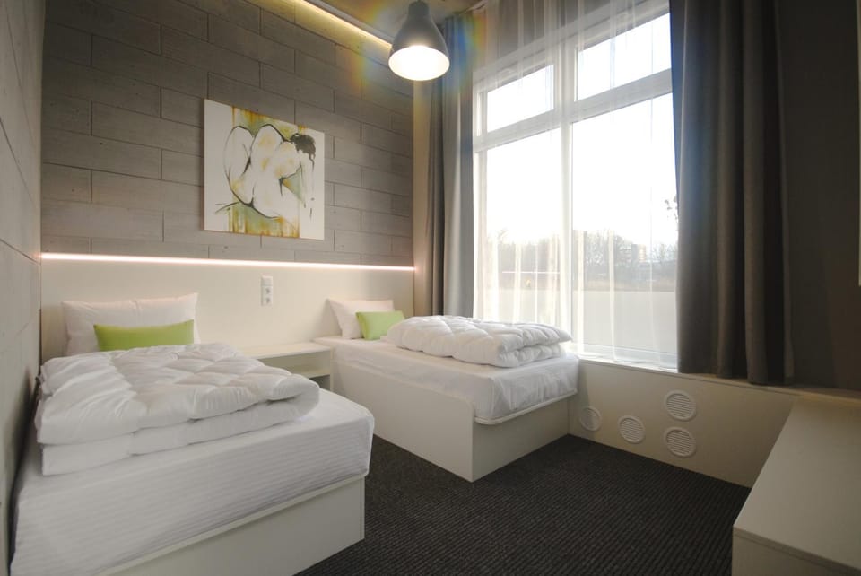 Bed, View (from property/room), Photo of the whole room, Bedroom, City view, Garden view, Quiet street view, Inner courtyard view, towels
