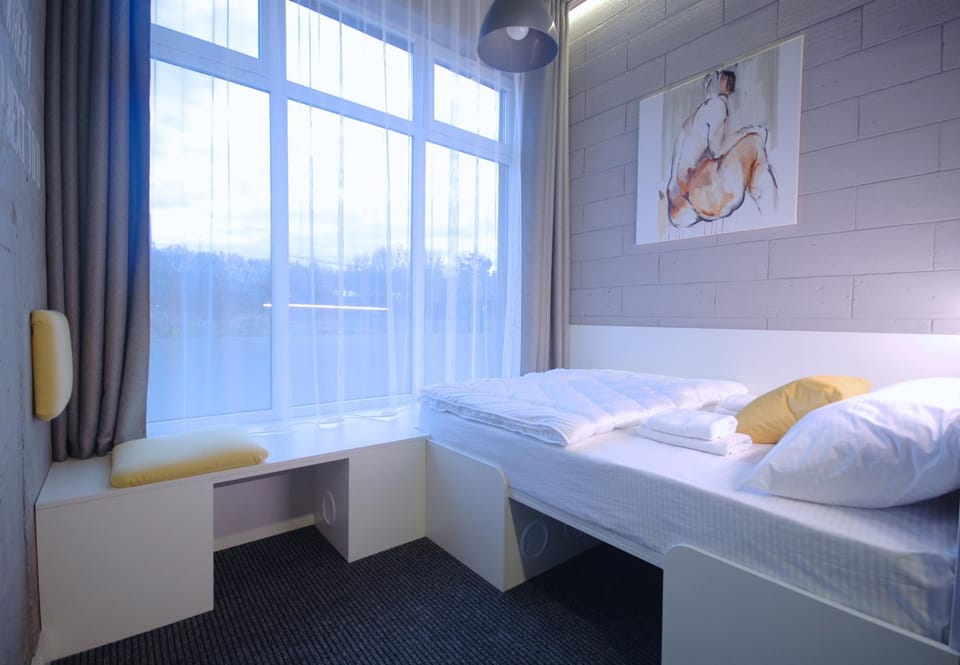 Bed, View (from property/room), Photo of the whole room, Bedroom, City view, Garden view, Quiet street view, towels