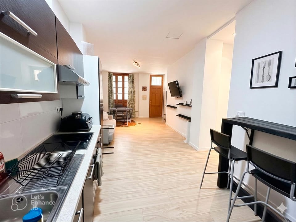TV and multimedia, Living room, Lounge or bar, Seating area, Dining area, minibar, kitchen