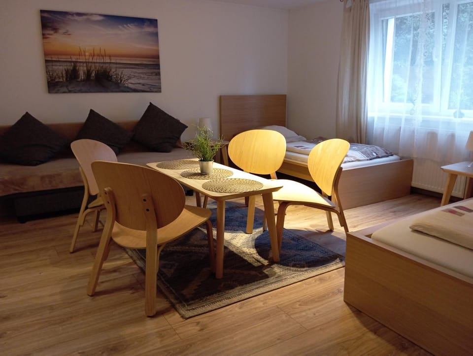 Photo of the whole room, Seating area