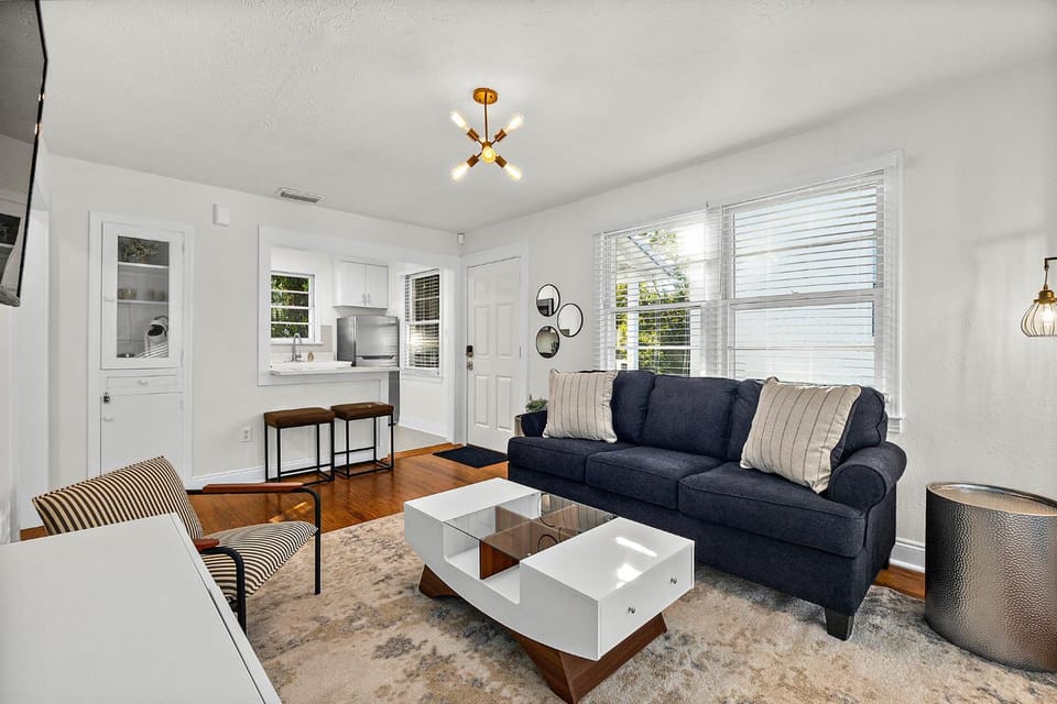 Private Uptown Flat - Walk to Nights of Lights! Apartment in Saint Augustine
