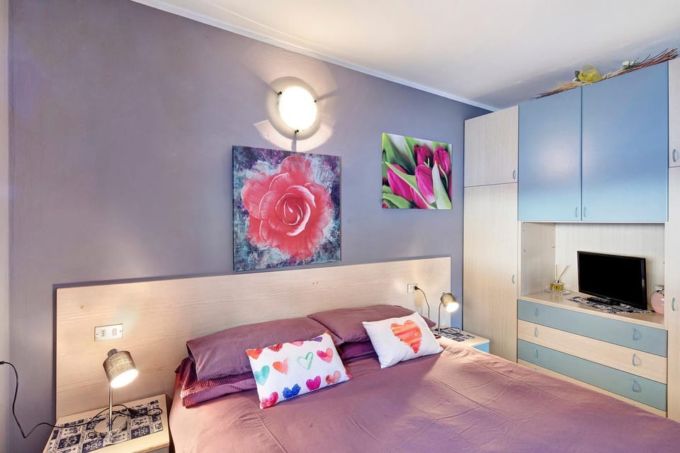 Living room, Bedroom