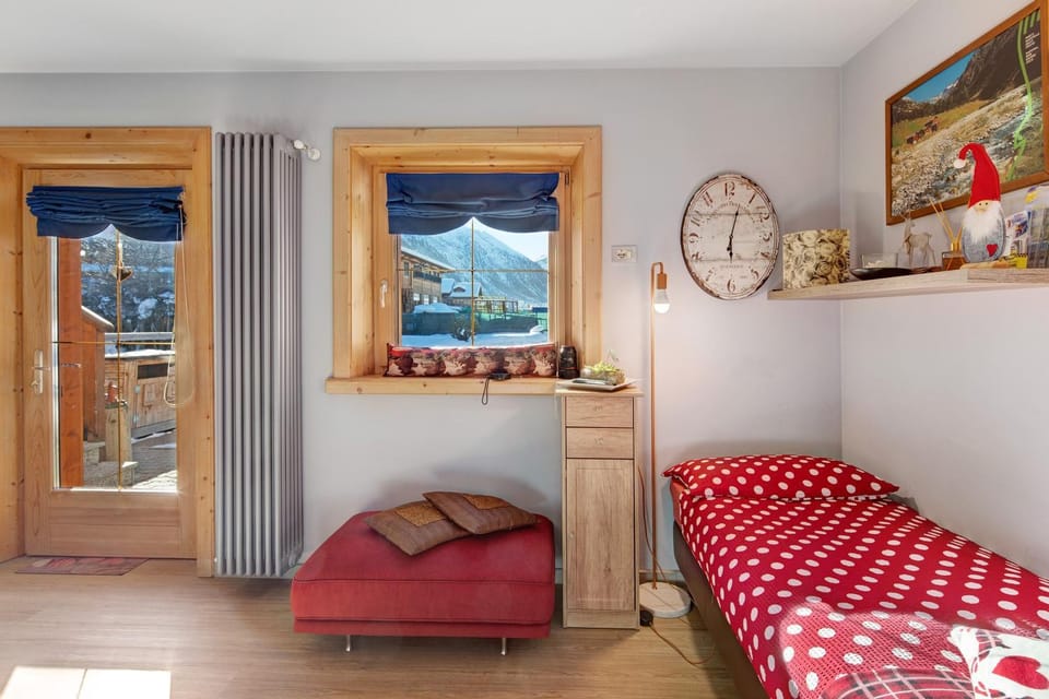 Living room, Bedroom