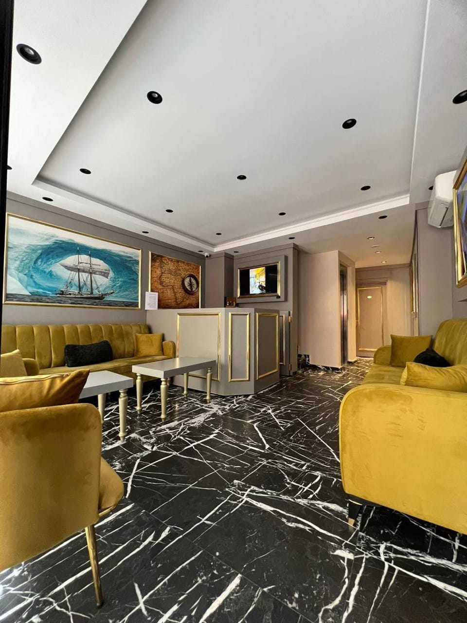 Lobby or reception, Internal: Not applicable to any particular room
