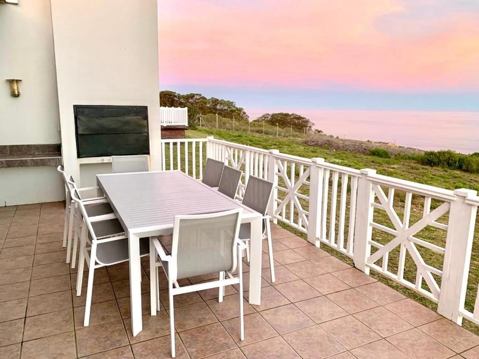 Signature Lodge 3 @ Pinnacle Point Golf Estate House in Western Cape