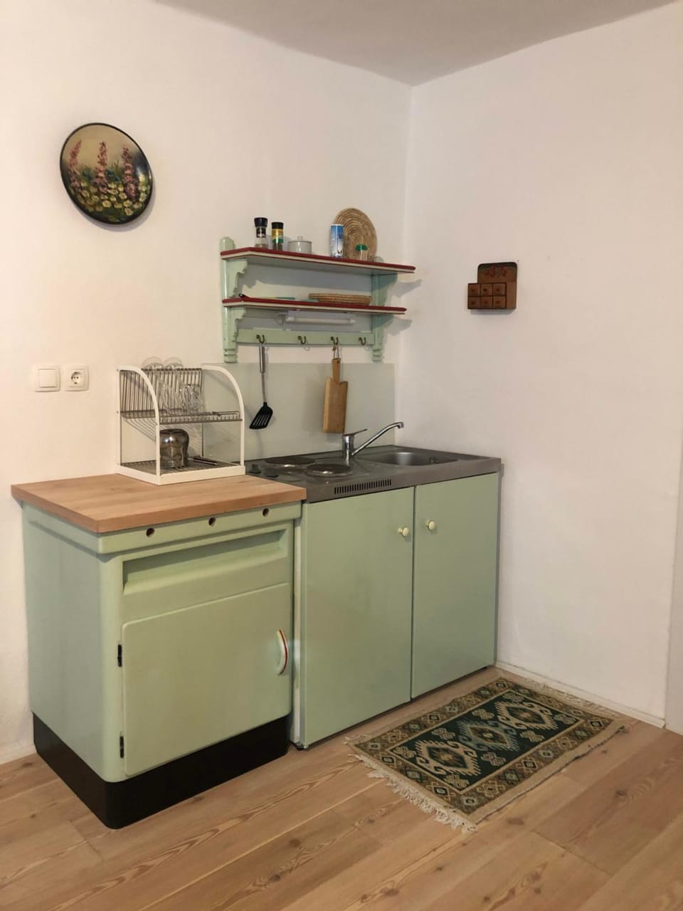 Kitchen or kitchenette, stove