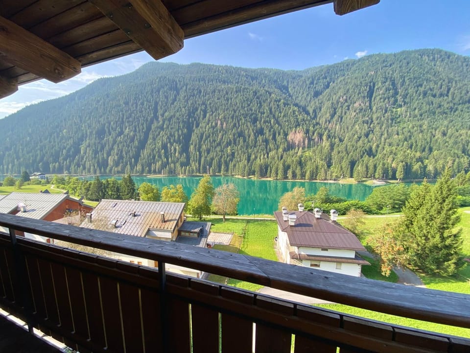 Day, Natural landscape, View (from property/room), Balcony/Terrace, Lake view, Mountain view