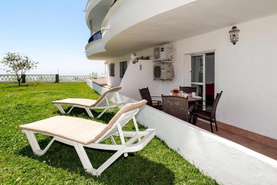 Perfect Family Apartment in Acapulco Playa, Nerja Apartment in Nerja