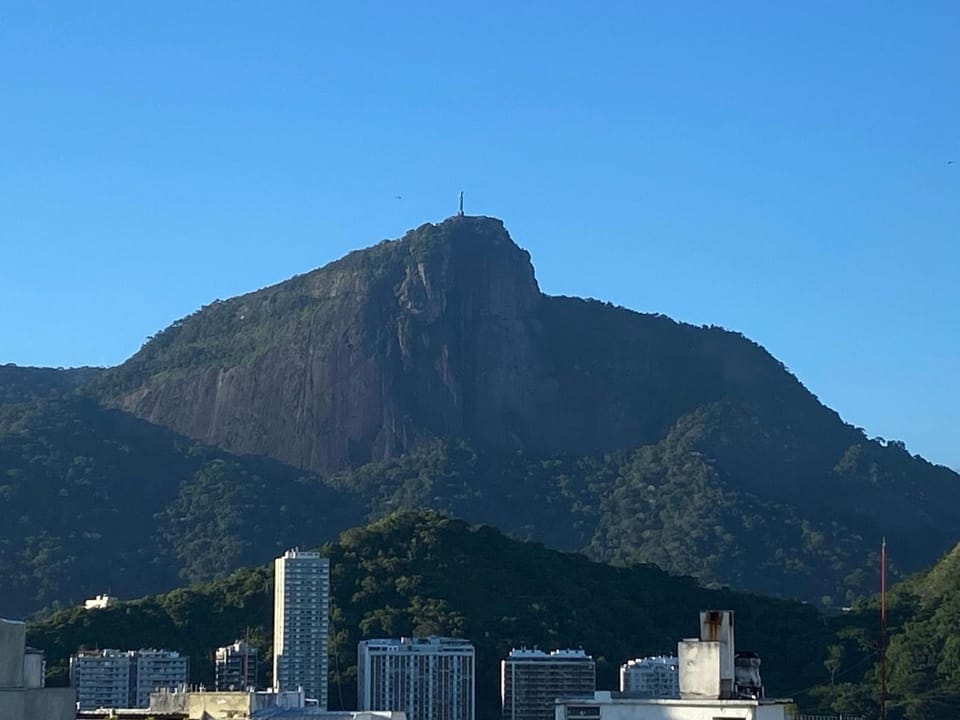 Beautiful apartment on the second block from the beach Apartment in Rio de Janeiro
