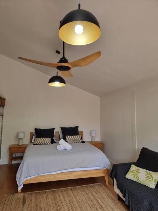 Tallows Studio -Modern, tranquil, dog friendly,2 mins to the beach Apartment in New South Wales