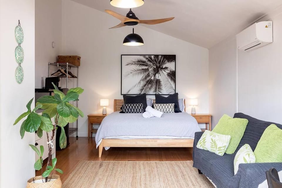Tallows Studio -Modern, tranquil, dog friendly,2 mins to the beach Apartment in New South Wales