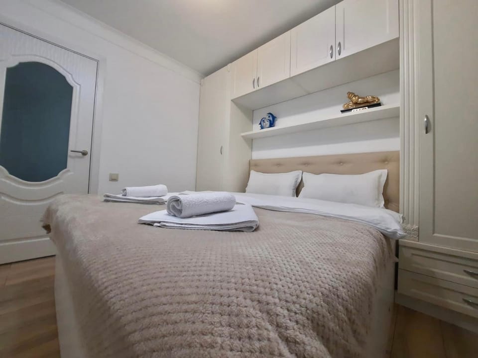Квартира на Тулебаева Apartment in Almaty