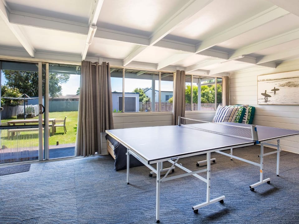 Buwadi I Pet Friendly I 3 Mins Walk to Beach House in Culburra Beach