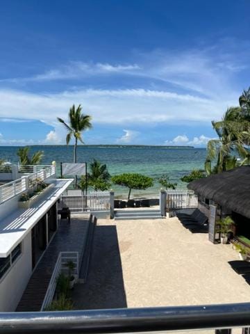 Maykenn Beach-Cafe-Bar and Restaurant Hotel in Central Visayas
