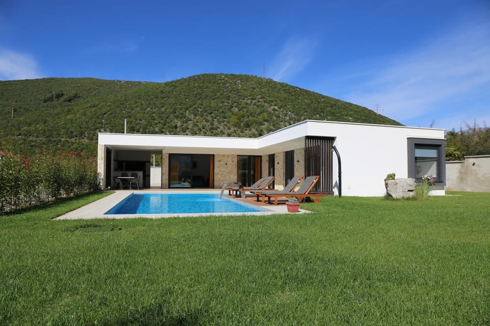 Property building, Swimming pool