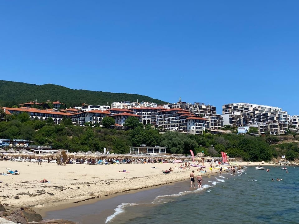Nearby landmark, Day, Natural landscape, Beach, City view, Mountain view, Sea view