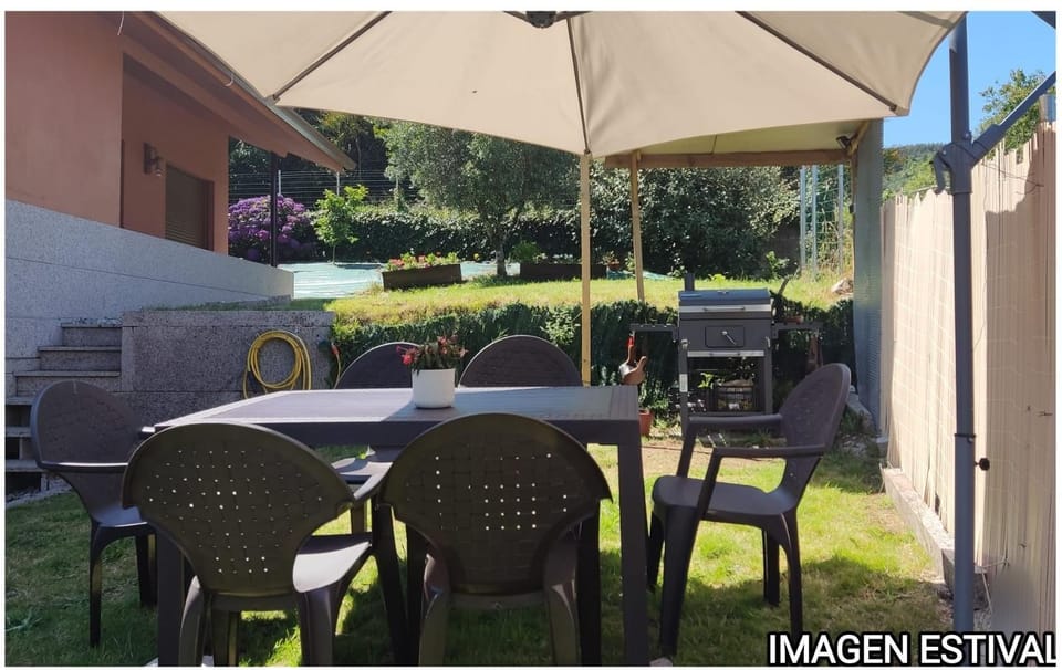 Patio, Spring, Day, Summer, BBQ facilities, Garden, Dining area
