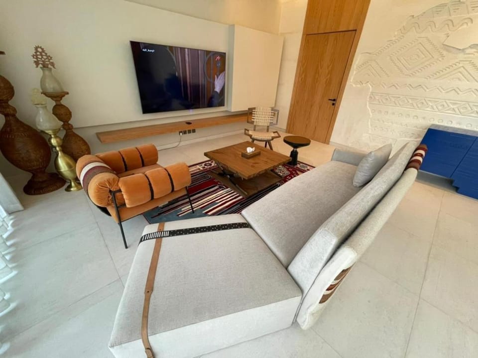 Communal lounge/ TV room, TV and multimedia, Living room, Seating area