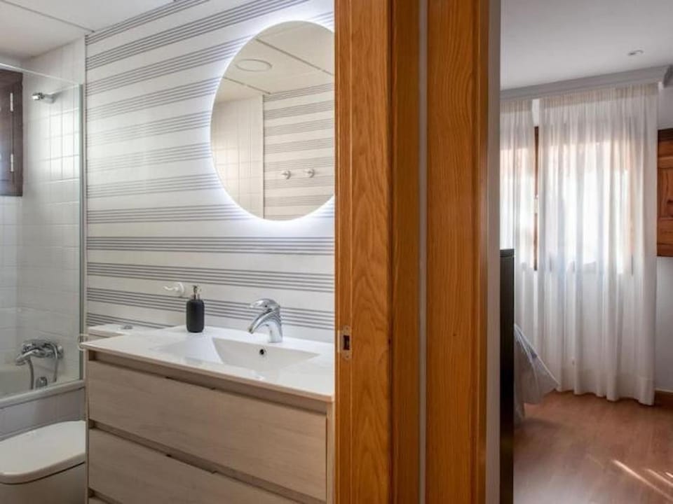Bathroom, Bath, towels