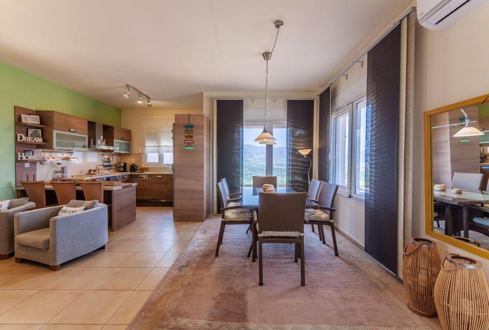 Living room, Seating area, Dining area