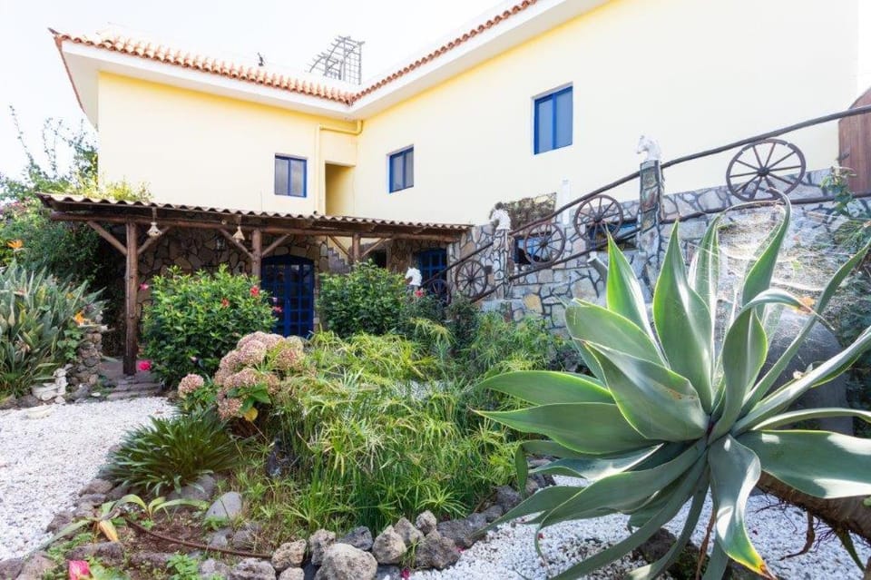 Tenerife CASA DE SANCHO PANSA apartment with terrace and garden 600m2 and ocean and Teide view Apartment in Canary Islands