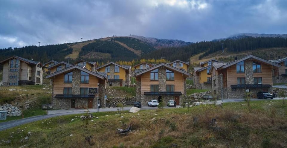 Chalets Jasná Centrum APARTMENT L - Free Jacuzzi & Sauna and Chopok view Apartment in Slovakia