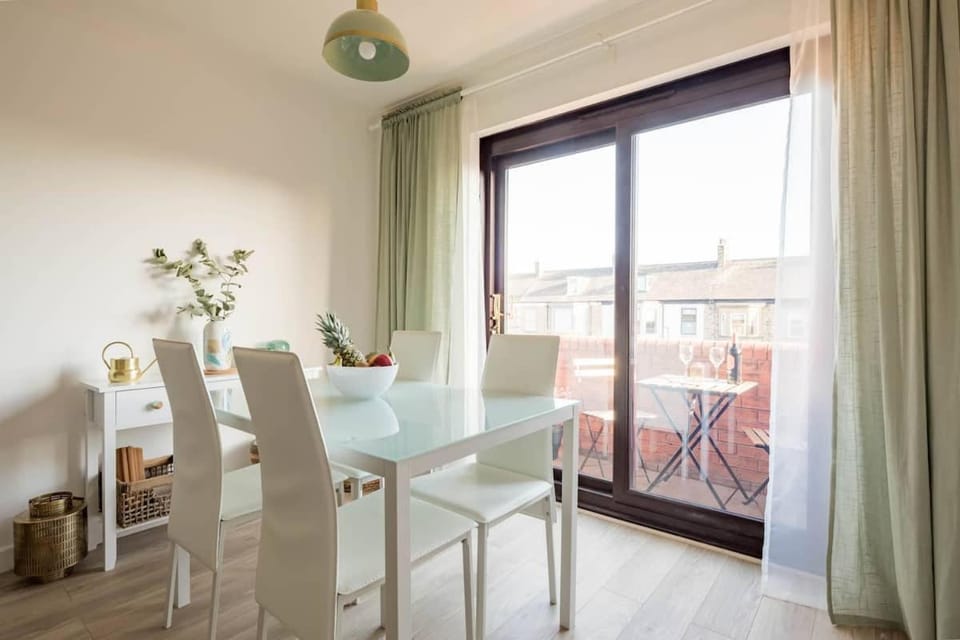 Balcony/Terrace, Dining area