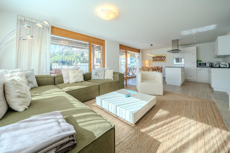 Kitchen or kitchenette, Living room, Dining area, dishwasher, oven, stove