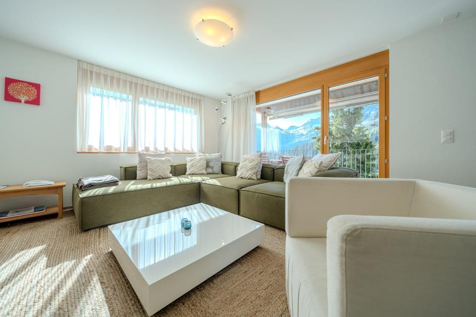 Living room, Photo of the whole room