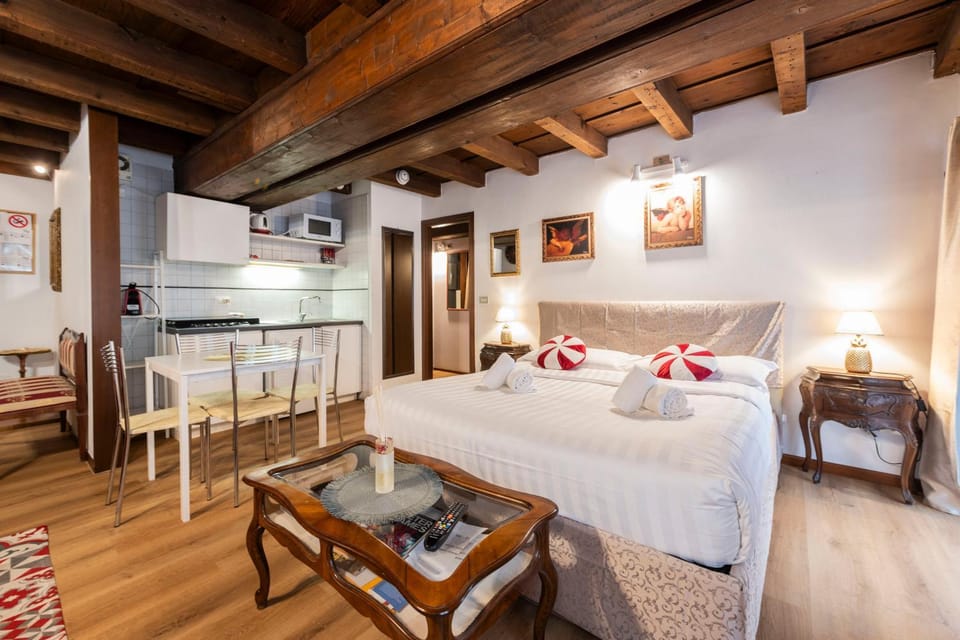 Leoncin d'oro by Reasy&Busy Apartment in Verona