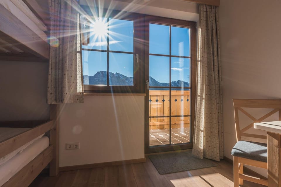 View (from property/room), View (from property/room), Balcony/Terrace, Bedroom, Mountain view