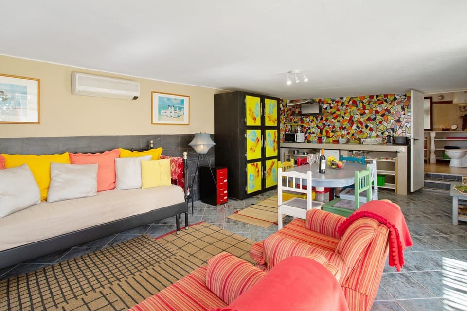 Property building, Living room