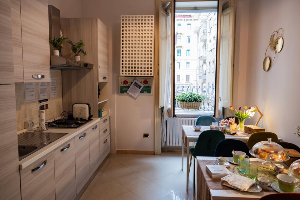 B&B ELEGANT LENA Bed and Breakfast in Salerno