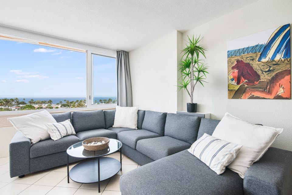 TV and multimedia, View (from property/room), Living room, Seating area, Landmark view, internet