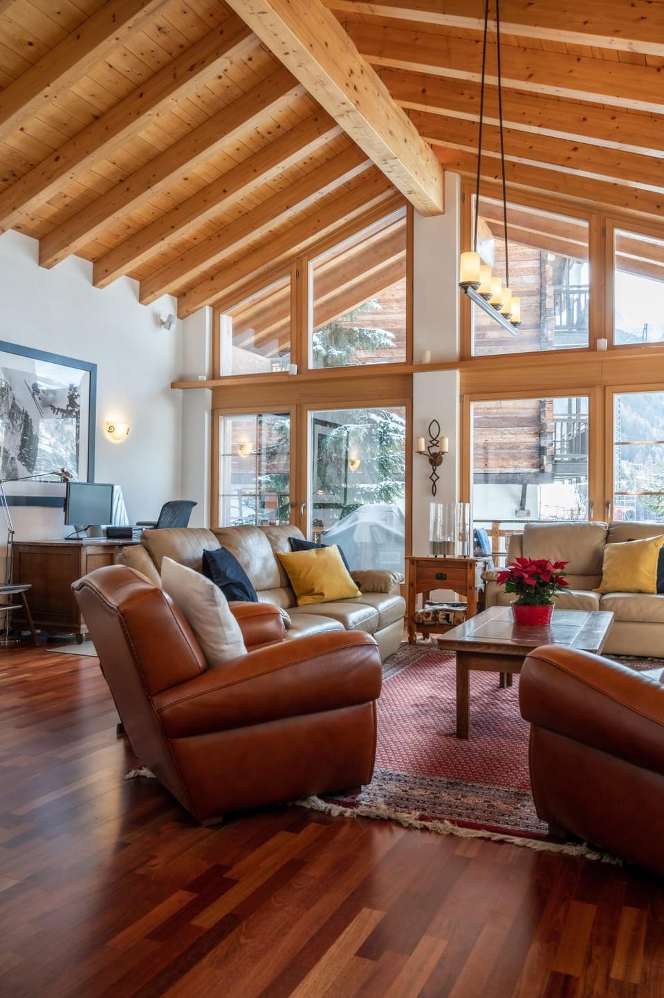 Communal lounge/ TV room, TV and multimedia, Living room, Seating area, Evening entertainment
