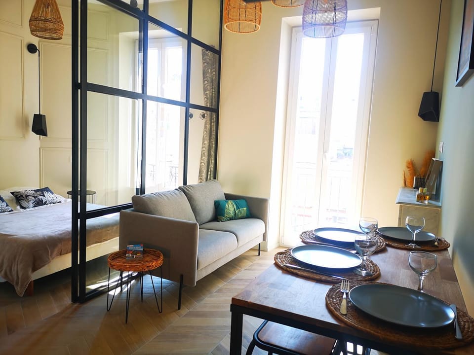 Living room, Dining area, Bedroom