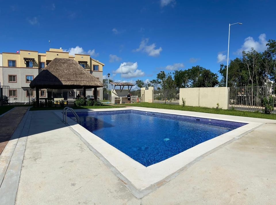 Swimming pool, Swimming pool