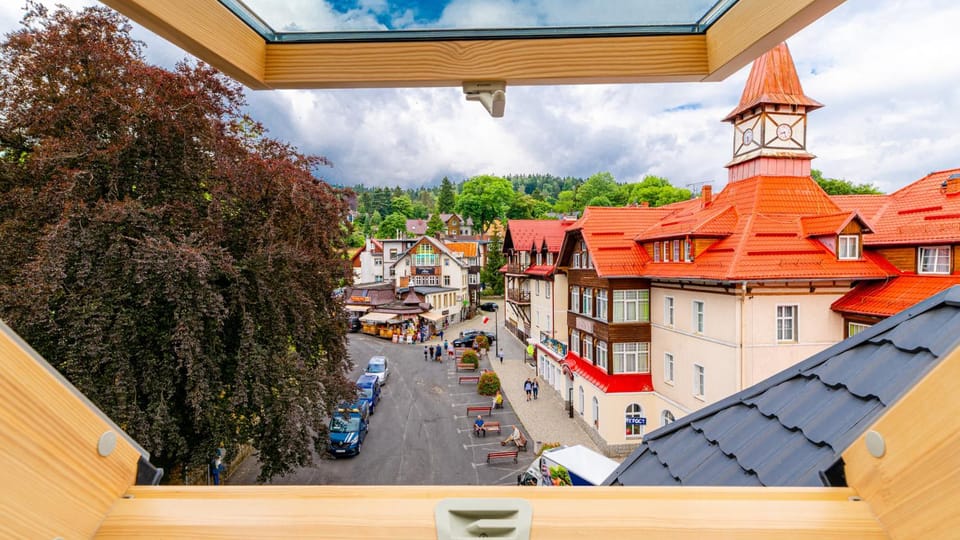 City view, Street view