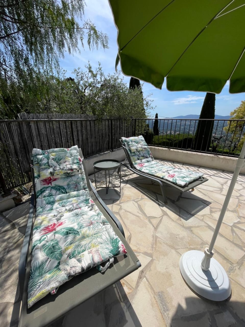 Balcony/Terrace, Swimming pool, sunbed