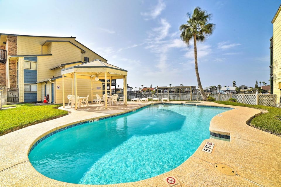 Chic Waterfront Condo w/ Private Boat Dock! House in North Padre Island