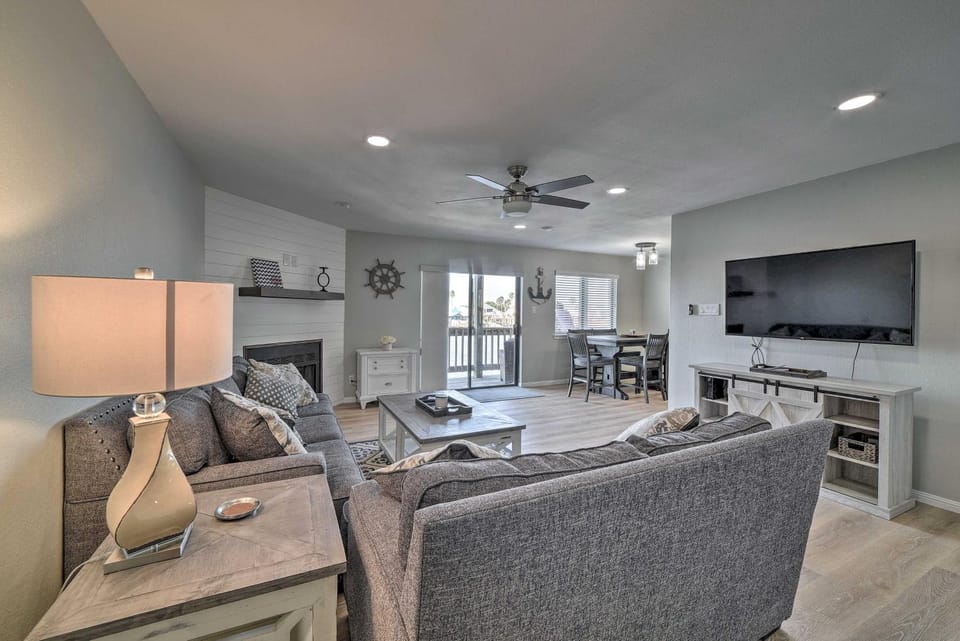Chic Waterfront Condo w/ Private Boat Dock! House in North Padre Island