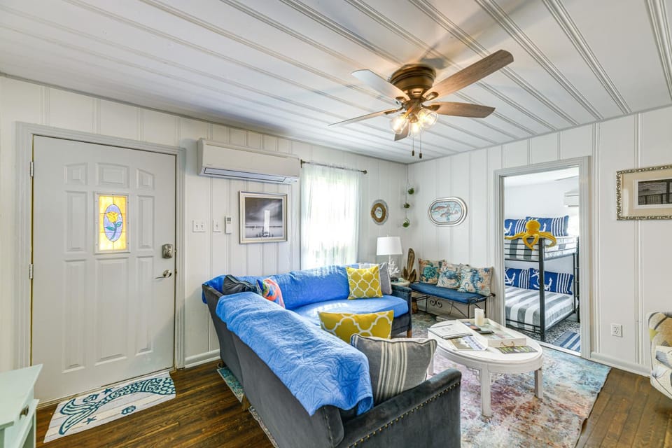 Cozy Cottage w/ Patio < 2 Mi to Rockport Beach! House in Rockport