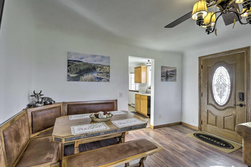 'The Cabin' at Grand Valley Getaway w/ Grill! Cabin in Grand Junction