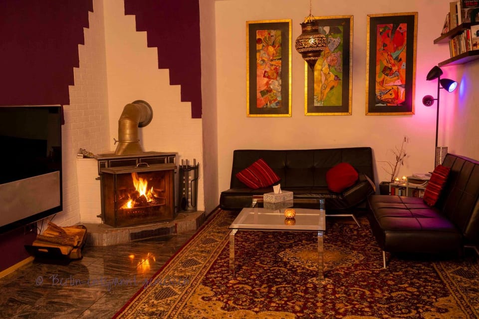 Lounge or bar, Internal: Not applicable to any particular room