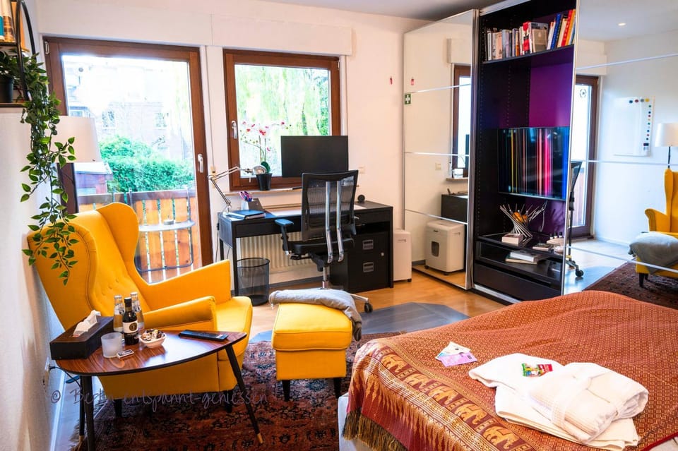 Bed, TV and multimedia, Photo of the whole room, Seating area