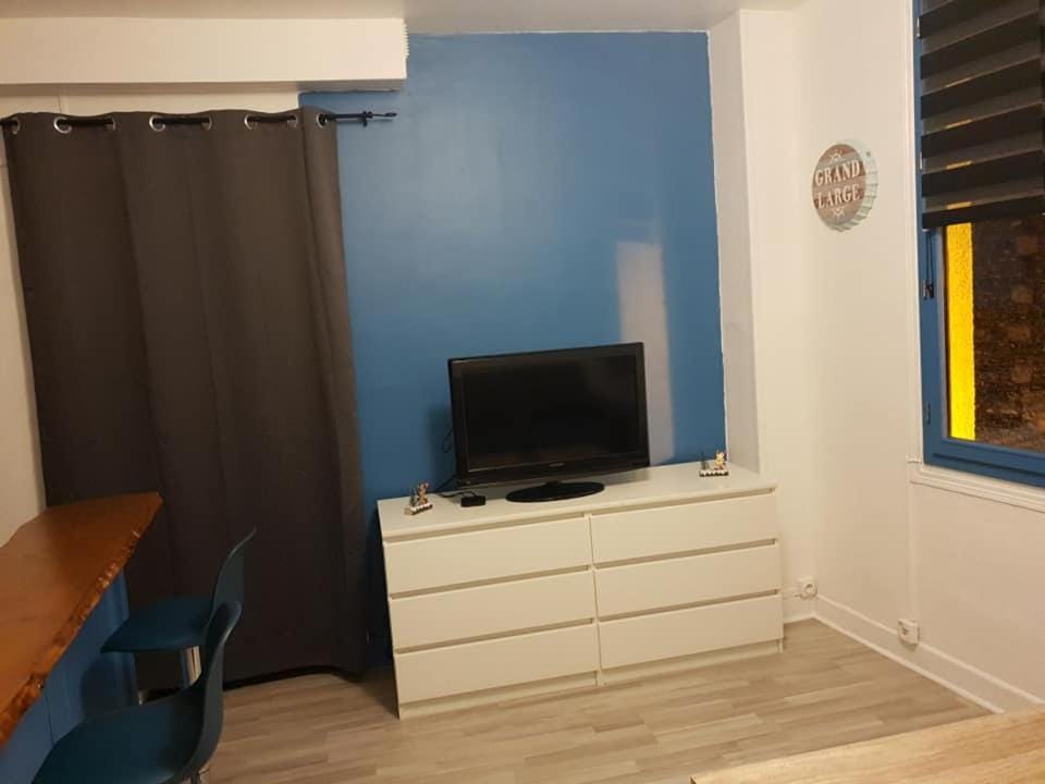 studio jonquille Apartment in Normandy