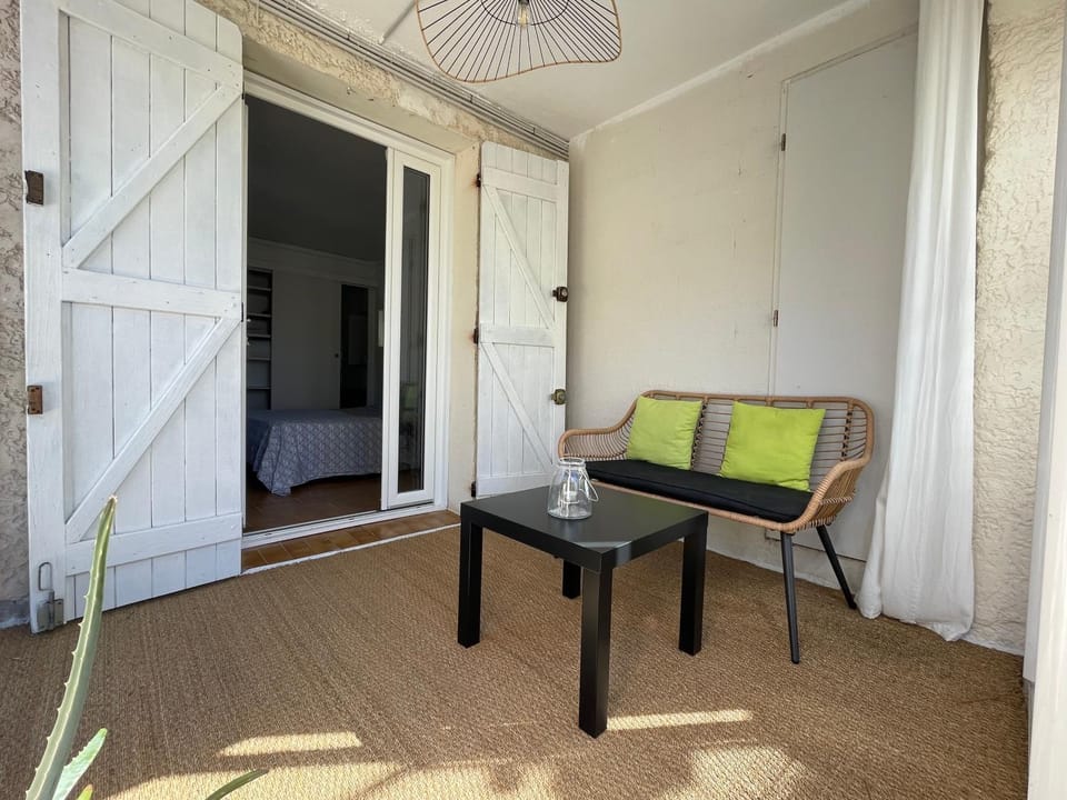 Appartement Rez de villa - Porte des Calanques Apartment in Provence-Alpes-Côte d'Azur