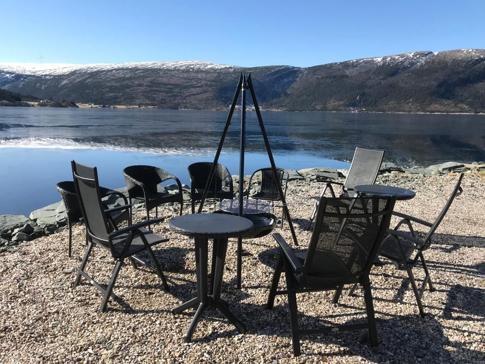 Seating area, Mountain view, Sea view, Area and facilities, group of guests, Family, sunbed, sunbed