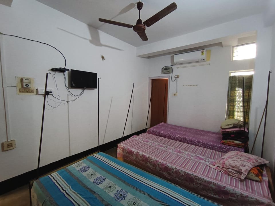 TV and multimedia, Photo of the whole room, Bedroom, air conditioner